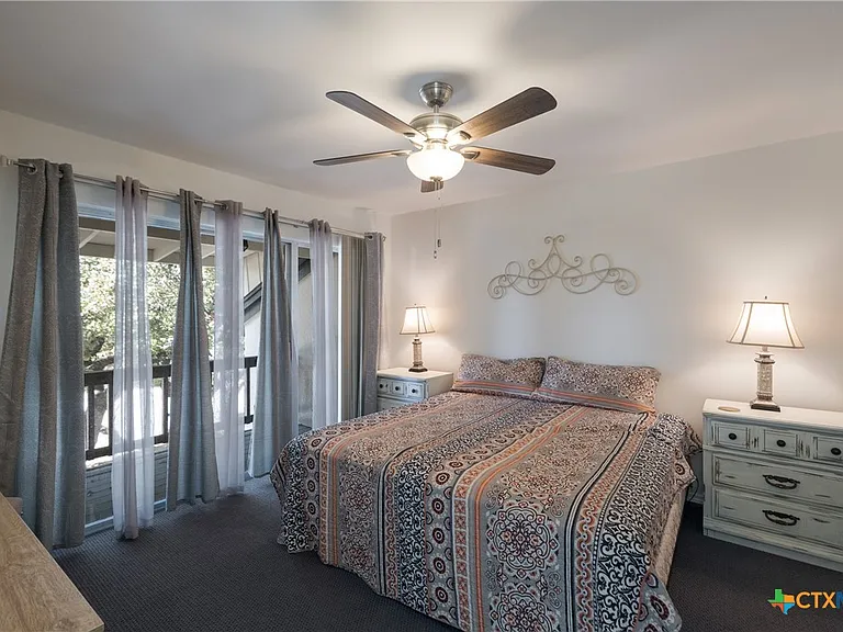 1135 Parkview Dr #C16 — Photo 14