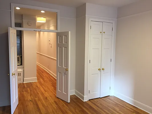 Rented by Metropolis Real Estate of Manhattan | media 16