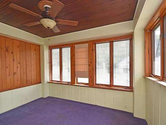 2nd image of 3122 Schubert Ave