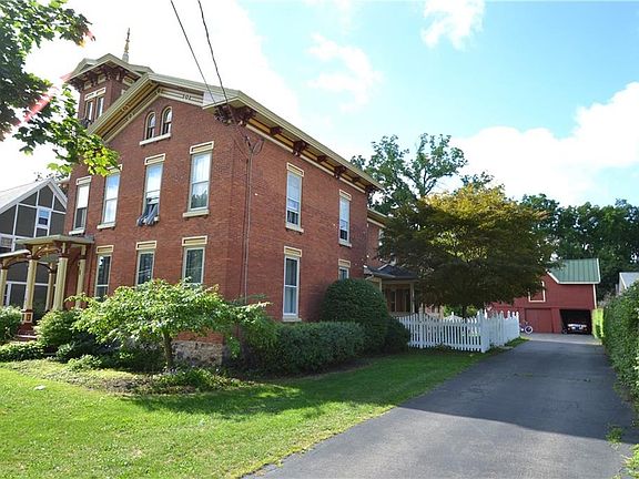 3rd image of 114 E Jackson St