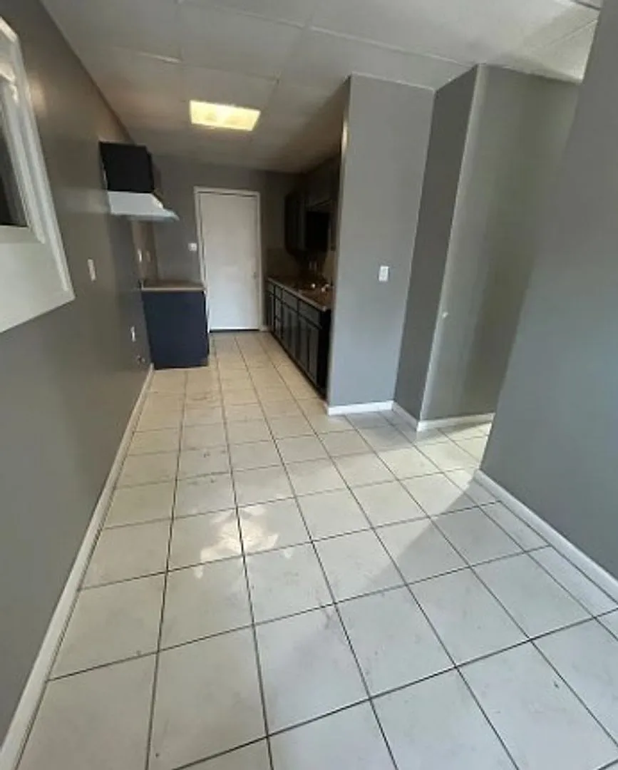 For Lease — Photo 3