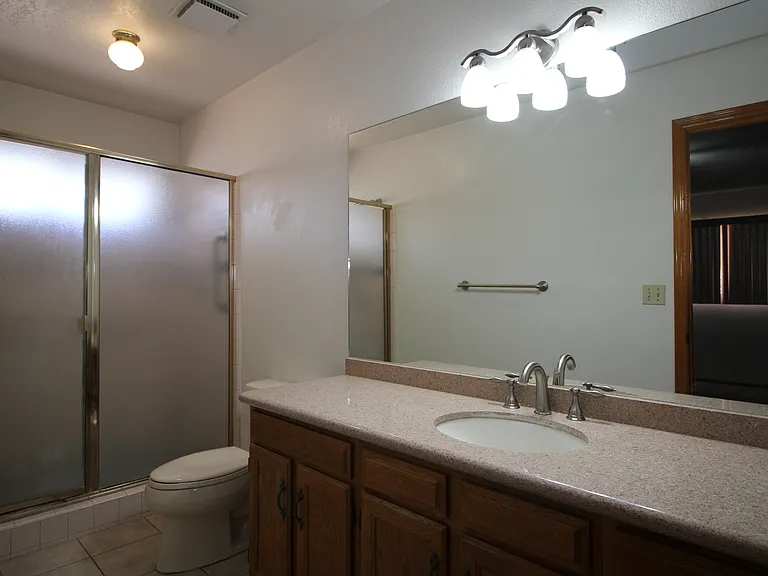 3152 W Marconi Ave — Photo 10