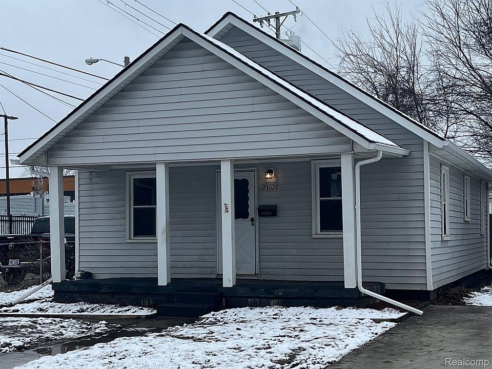 1st image of 23029 Stauber Ave
