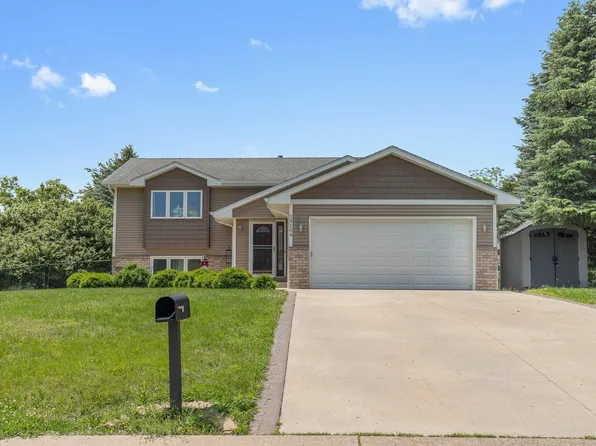 13104 Xavis St NW, Coon Rapids, MN 55448