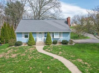 81 Bayne St, East Longmeadow, MA 01028