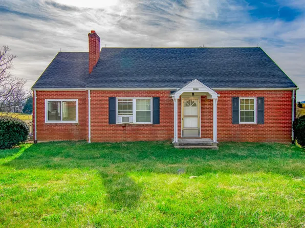 2040 Retreat Rd, Boones Mill, VA 24065