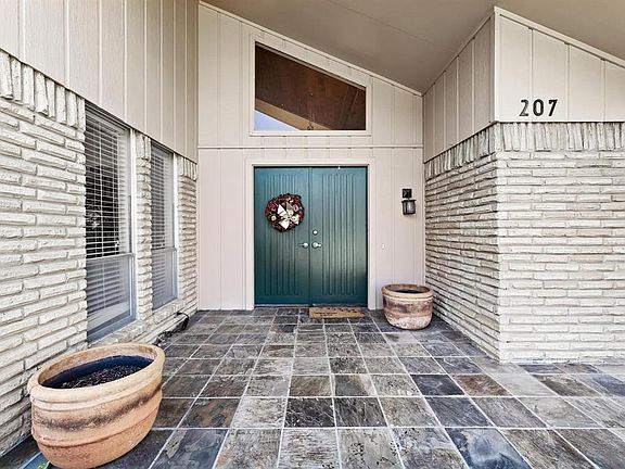 2nd image of 207 Becky Ln