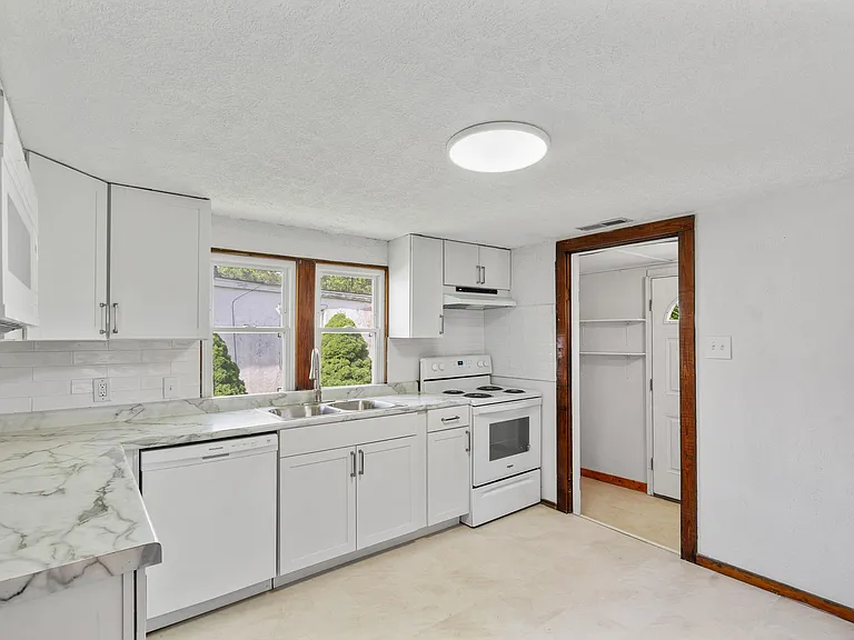 1858 Wilbur Ave — Photo 6