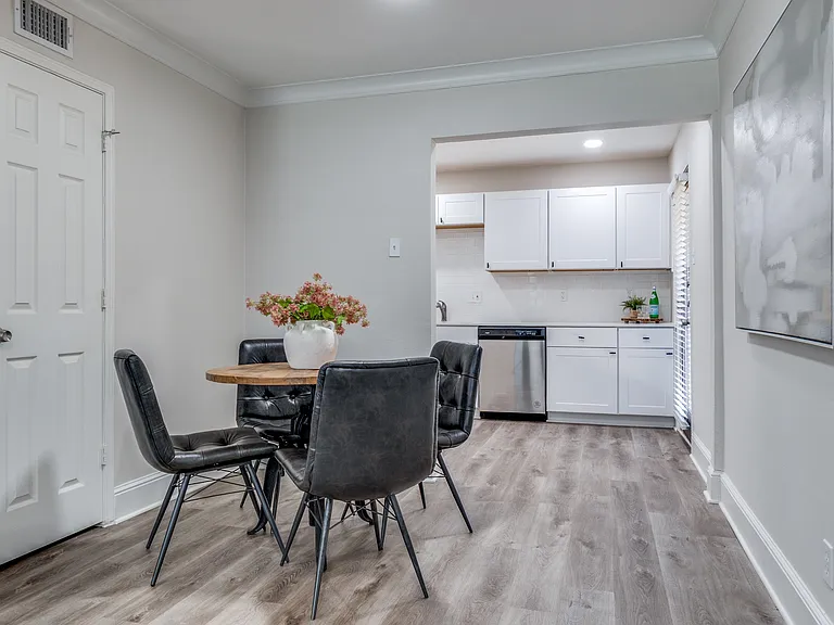10211 Regal Oaks Dr #120 — Photo 5
