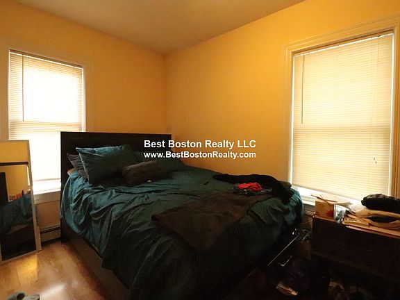 2nd image of 27 Portsmouth St #2