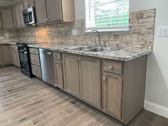 3rd image of 26622 Lori Ln