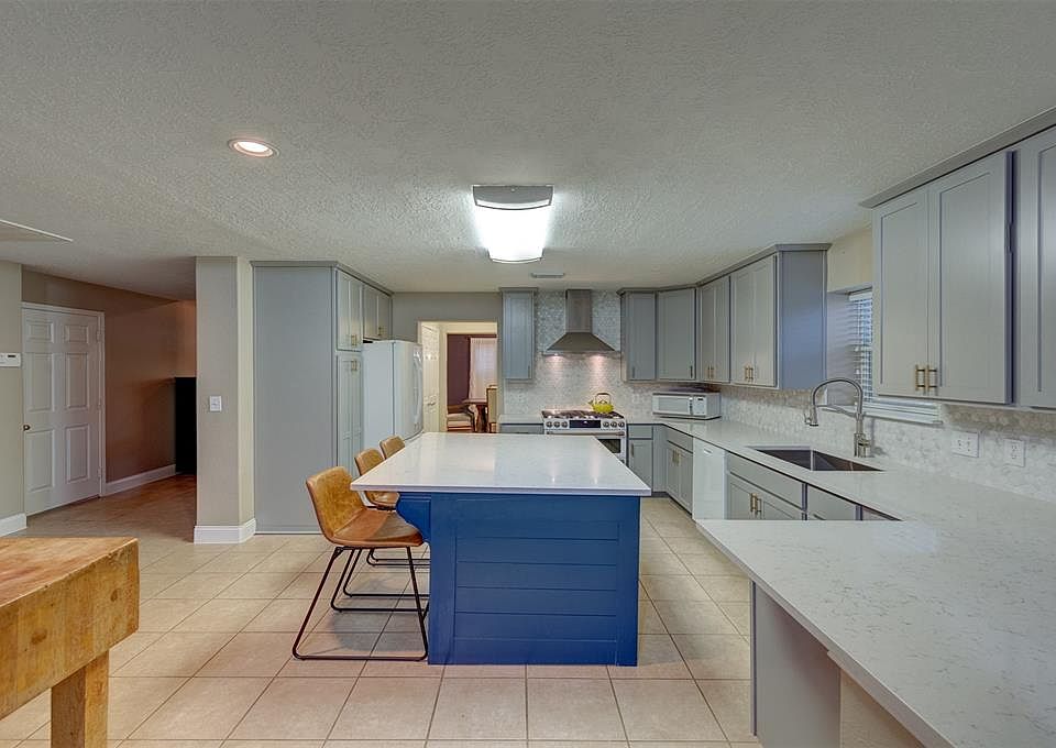 1st image of 8019 Blackcherry Ln