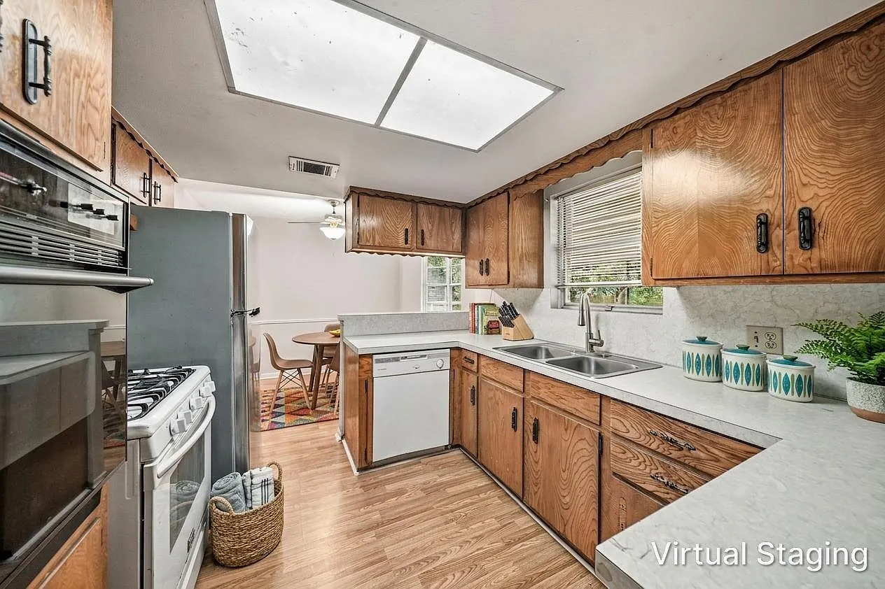 3 bed, 2.0 bath, 1489 sqft, $1,795 — Photo 3