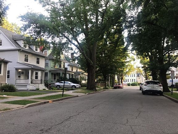 4th image of 1 Emerson St