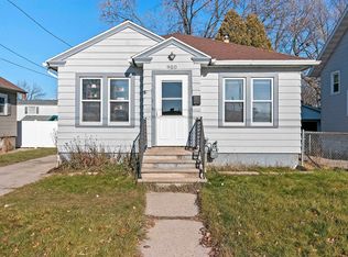900 School Pl, Green Bay, WI 54303