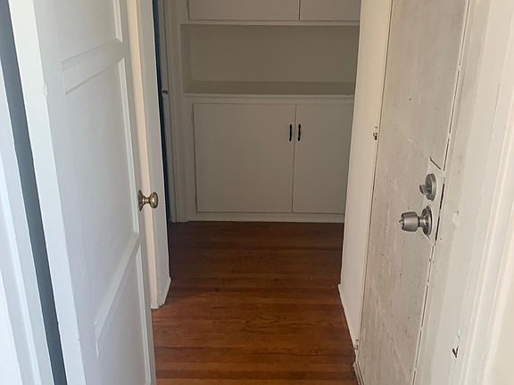 4th image of 4456 33rd St