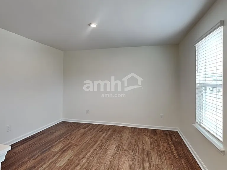 648 Hamilton Park Dr — Photo 14