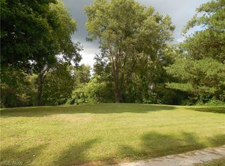 Cambridge Rd, Coshocton, OH 43812