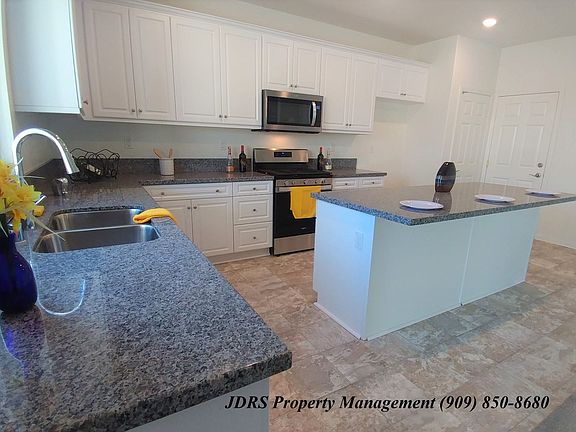 3rd image of 4715 S Scott Way