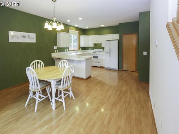4th image of 5620 NE 51st Ct