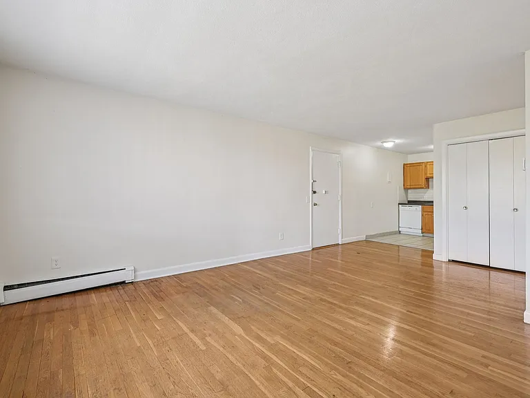 Gardner Street Apartments — Photo 34
