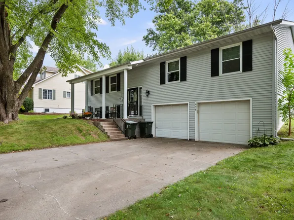 456 Oakwood Pl, Geneseo, IL 61254