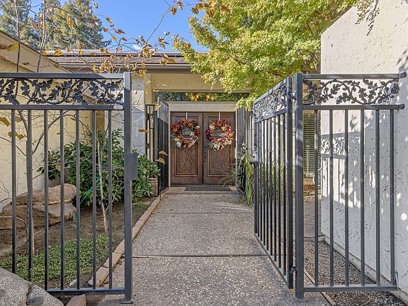 5th image of 3728 W Nicholas Avenue