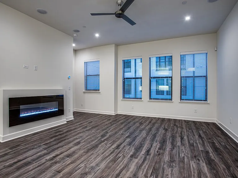 1813 Park Ave — Photo 8