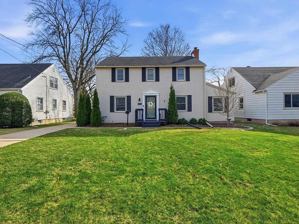 1st image of 209 Oak Street