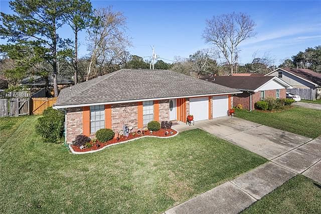 1st image of 1313 Cambridge Dr