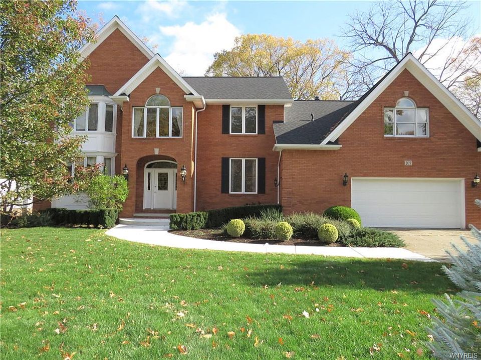 1st image of 205 Deerwood Ln