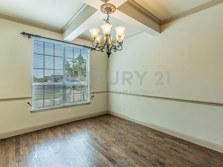7565 Rawlins Ln — Photo 12