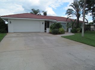 2523 Retunda Pkwy E, Cape Coral, FL 33904