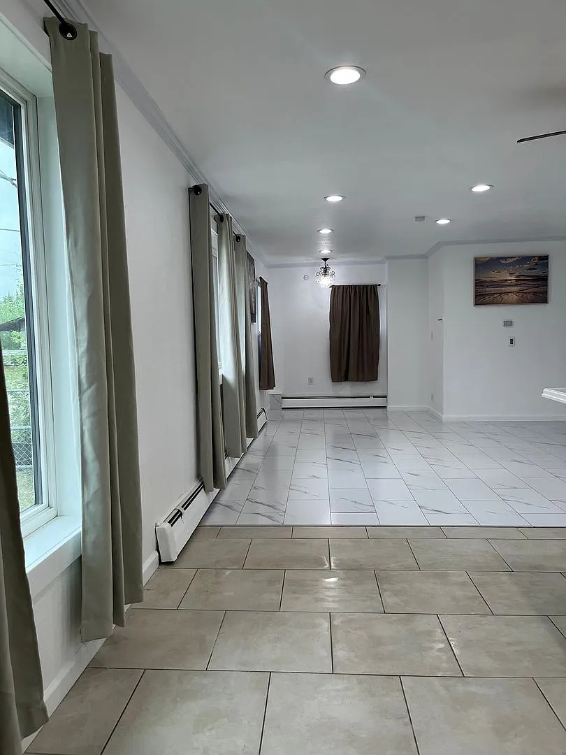 Large 4 bedroom home in Hamilton Acres - Mother in Law included — Photo 4