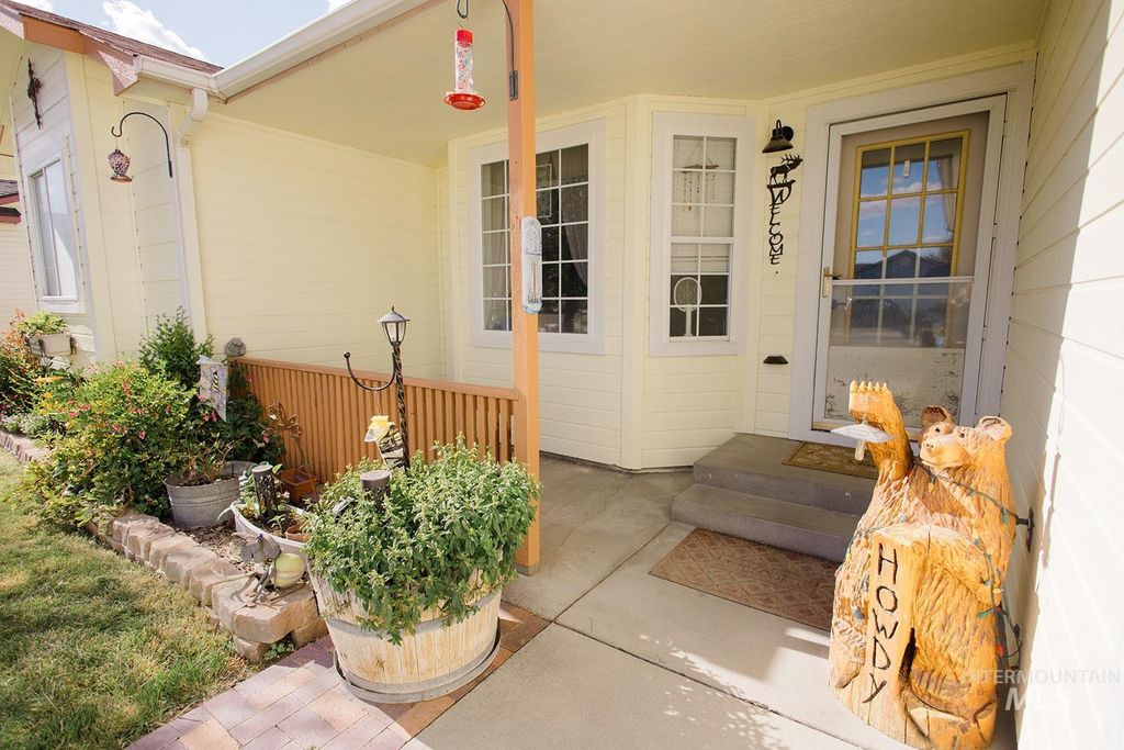 1760 Peregrine Dr, Mountain Home, ID - View 4