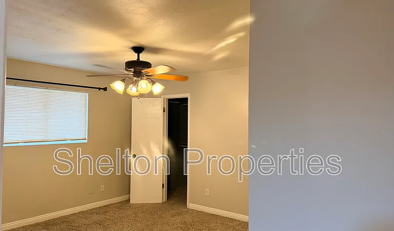 523 E Malibu Dr — Photo 12