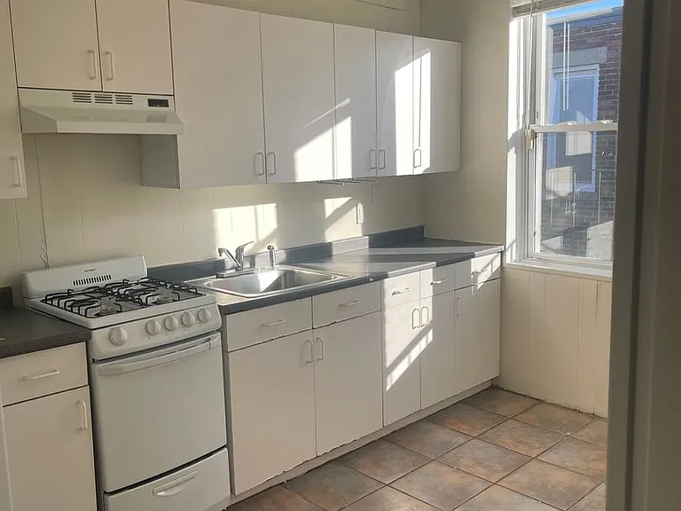 518 Cambridge St #6A — Photo 2