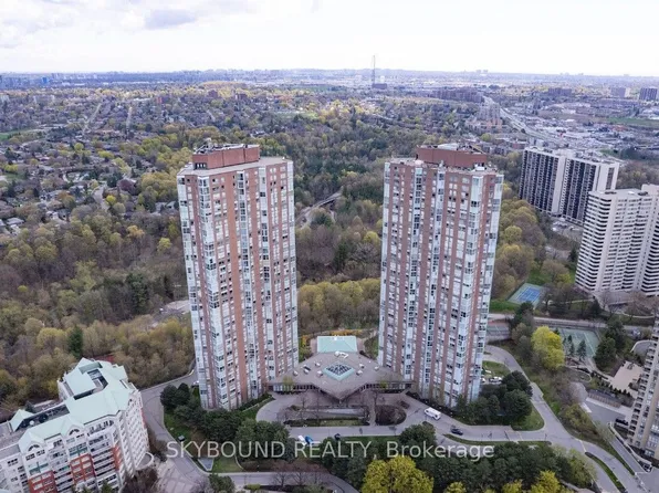 7 Concorde Pl, Toronto, ON