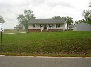 1297 Beacon Rd, Parsons, TN 38363