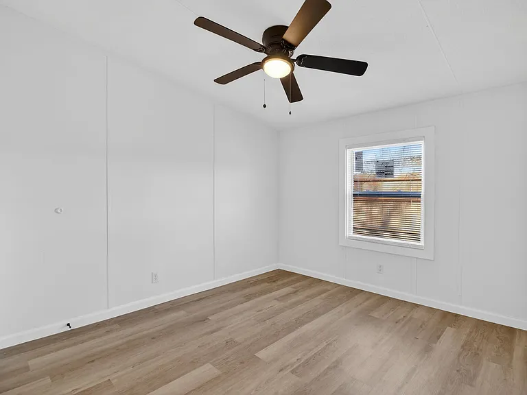 1134 Robinson Ave — Photo 5