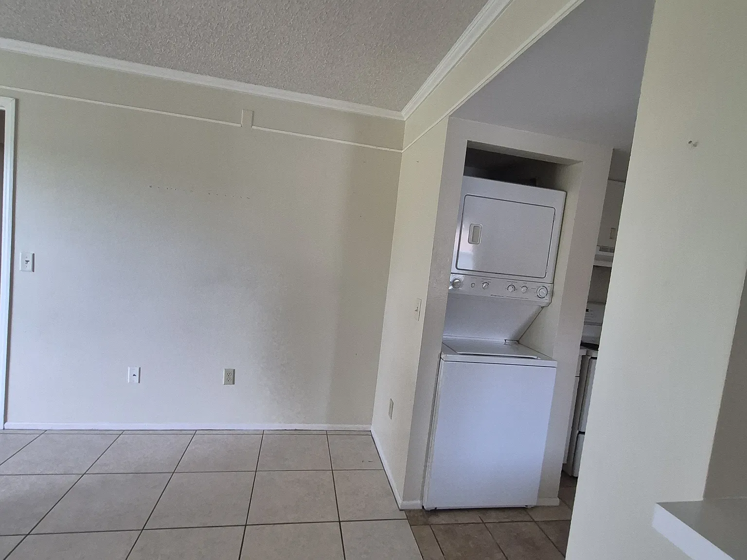 2 bed, 1036 sqft, $1,150 — Photo 3