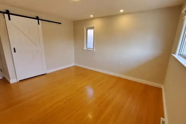 842 Law St #1A — Photo 10
