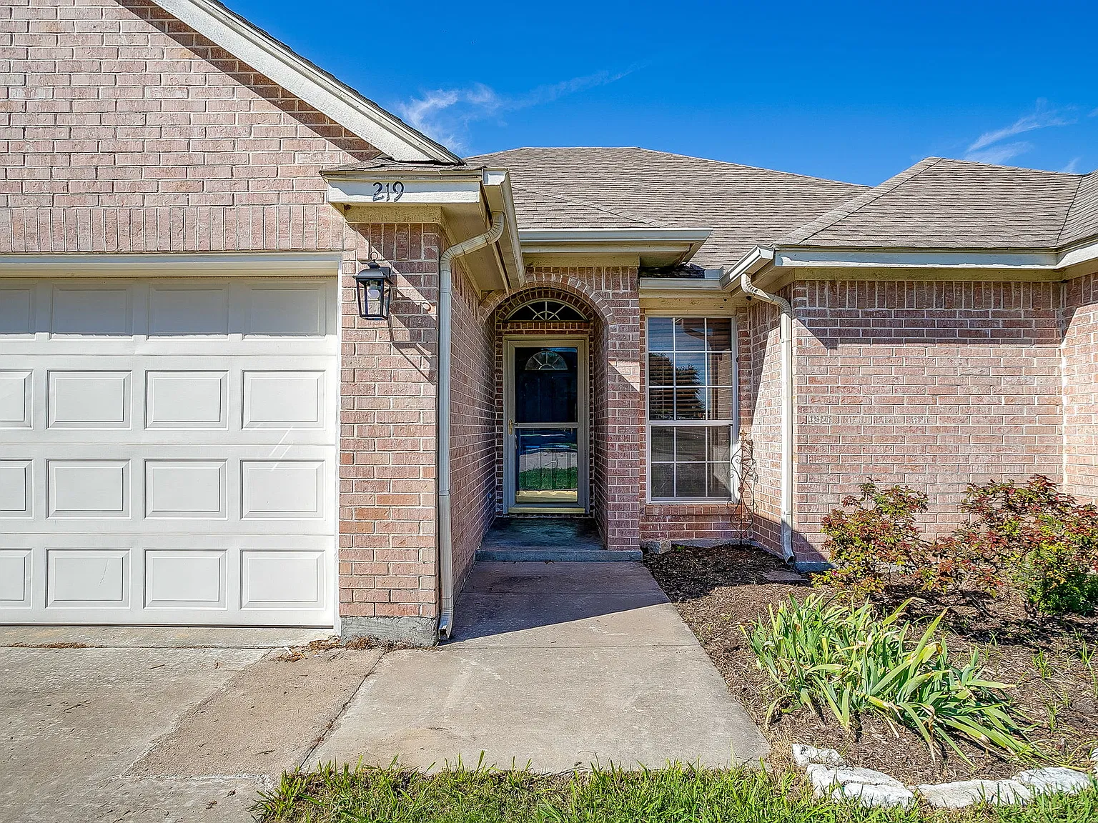 3 bed, 1754 sqft, $2,495 — Photo 3