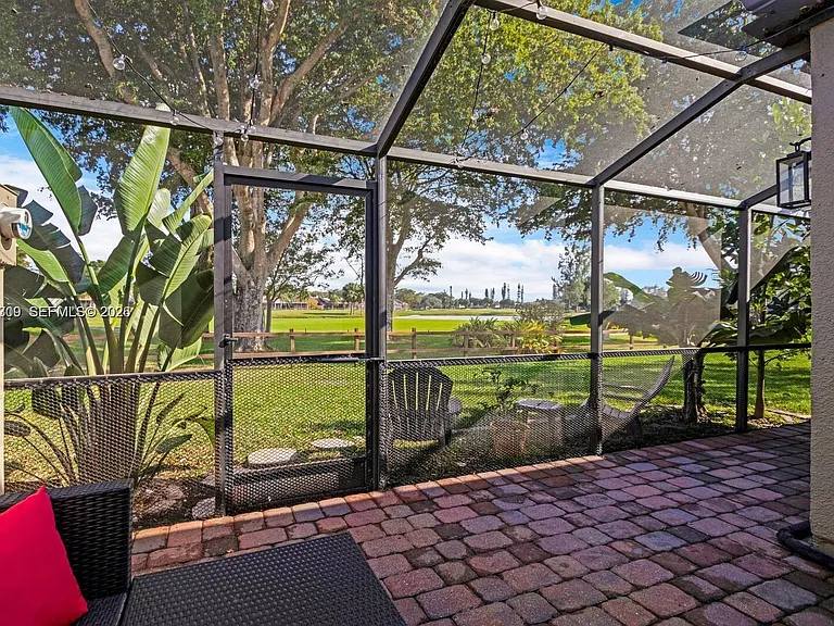 1411 W Fairway Rd #VILLA — Photo 3