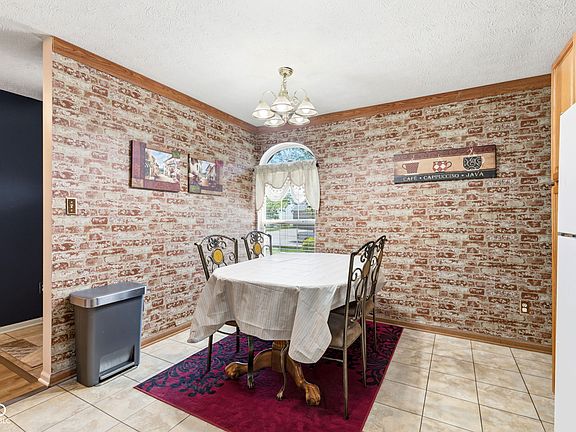 3rd image of 19505 Amber Way
