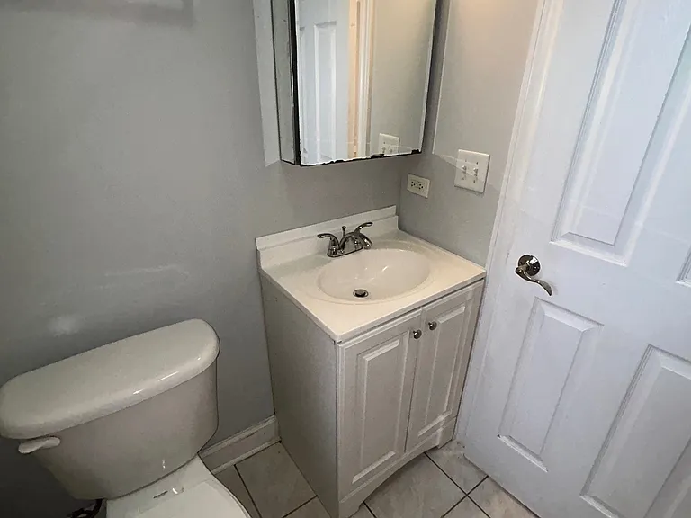 4542 W George St #2 — Photo 11