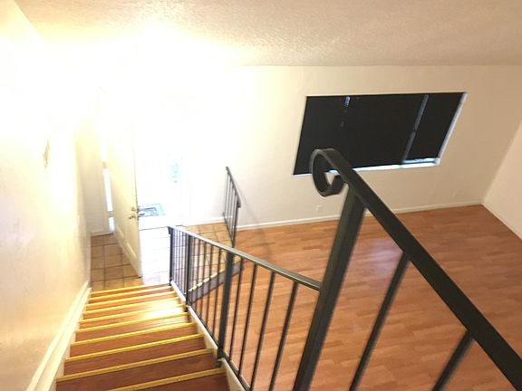 2nd image of 110 Tanglewood Ct
