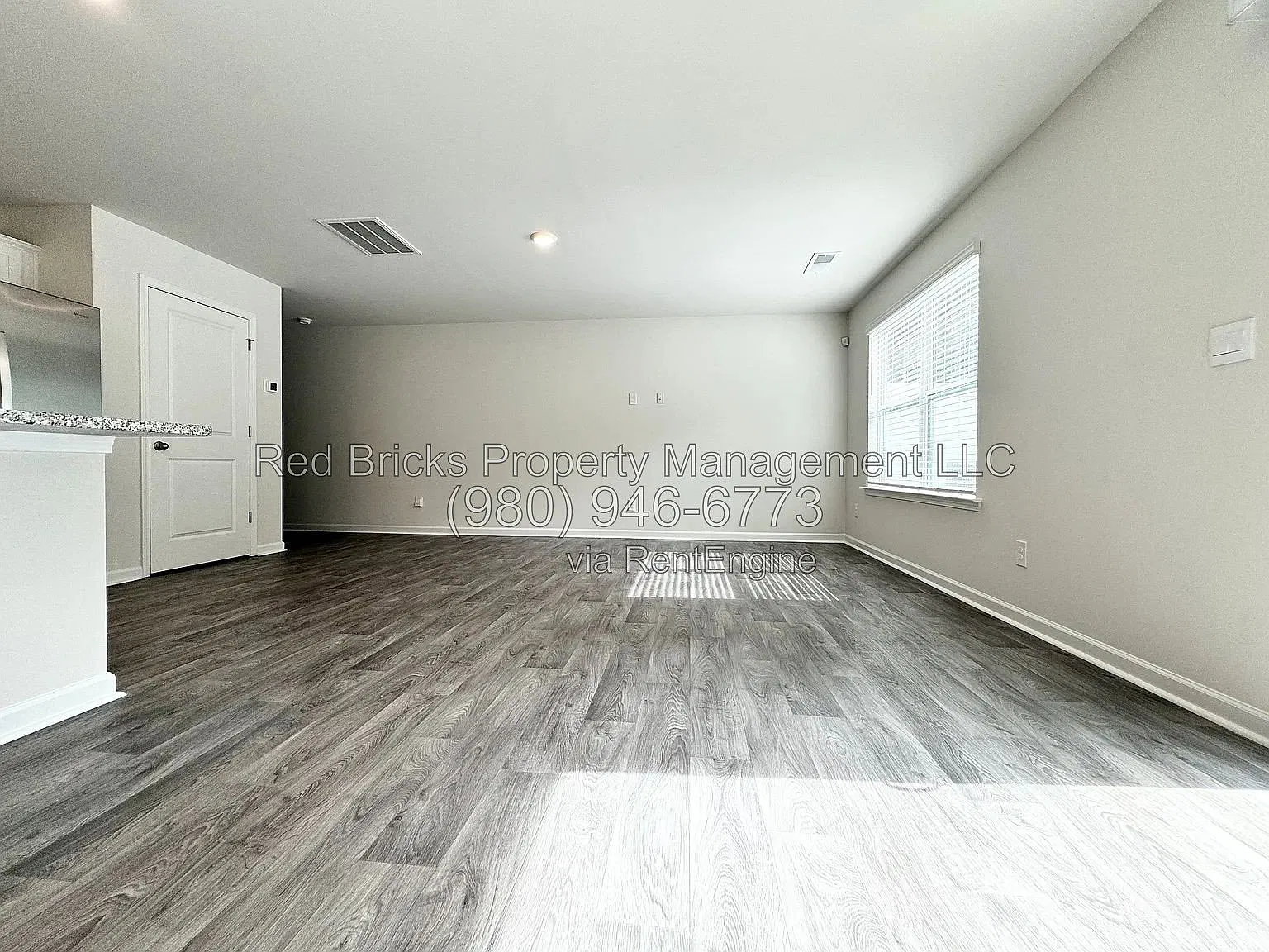 4 bed, 2.5 bath, 1554 sqft, $2,100 — Photo 2