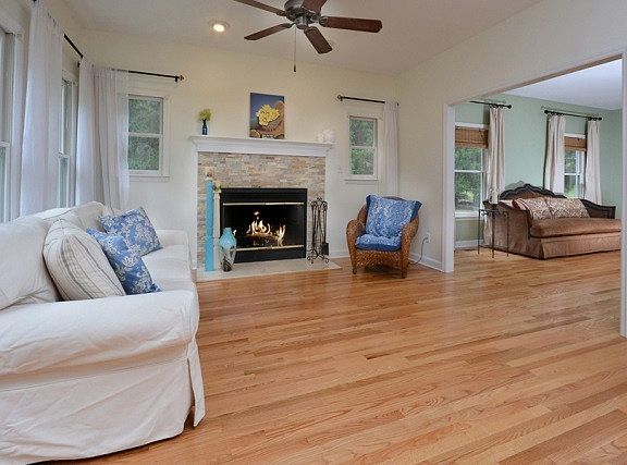 5th image of 111 Persimmon Hill Trl