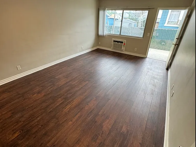 1332 E Broadway — Photo 3